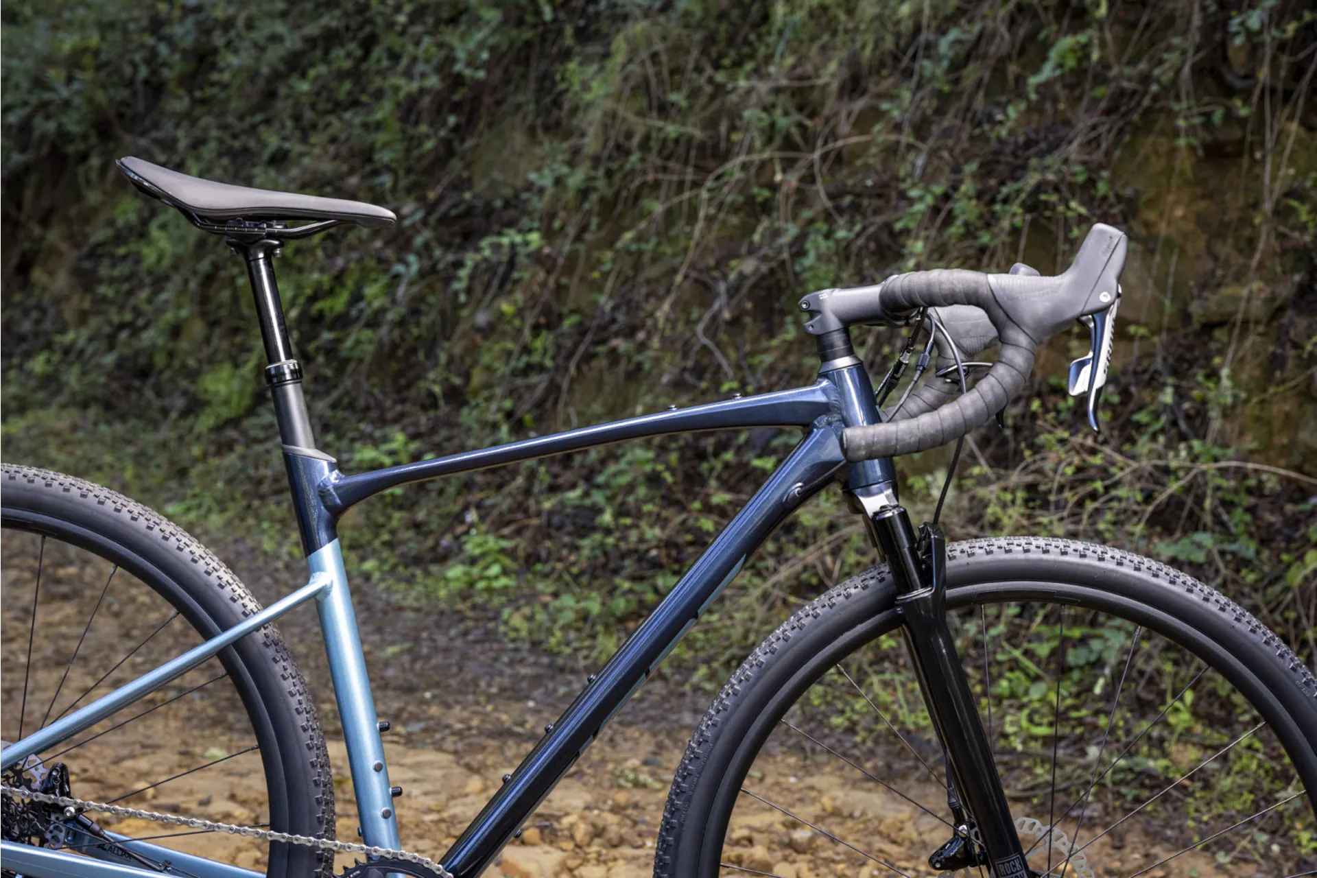 Giant Revolt X Gravel Road Bike Cold Night