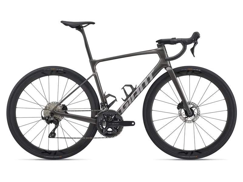Giant Defy Advanced Pro 2 2026 Carbon Road Bike - Stealth Chrome