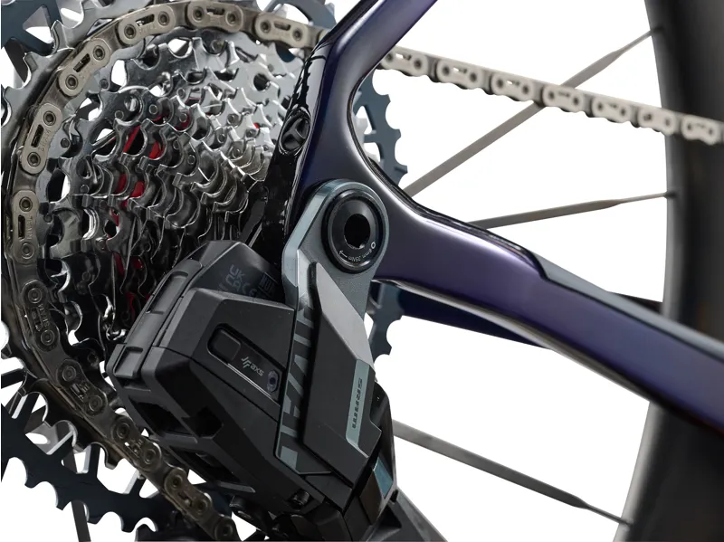 Giant Revolt Advanced SL 2 2027 Carbon Gravel Road Bike - Deep Lagoon-3
