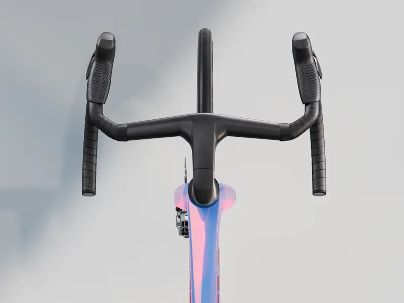 Trek Madone SLR 9 AXS 2025 Carbon Aero Road Bike - Tête de la Course-2