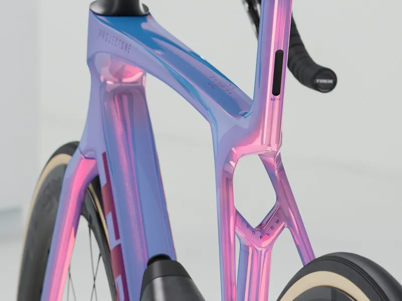 Trek Madone SLR 9 AXS 2025 Carbon Aero Road Bike - Tête de la Course-3