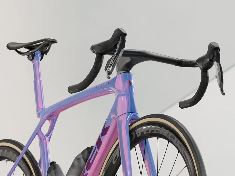 Trek Madone SLR 9 AXS 2025 Carbon Aero Road Bike - Tête de la Course-4