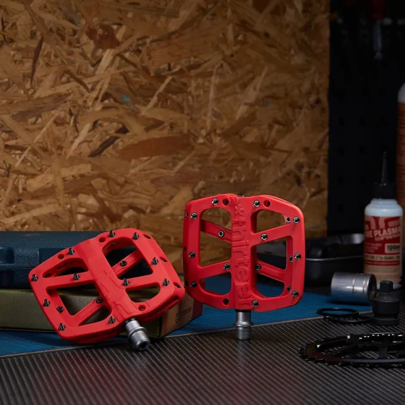 E-Thirteen Base Flat Composite MTB Pedal - Red-3