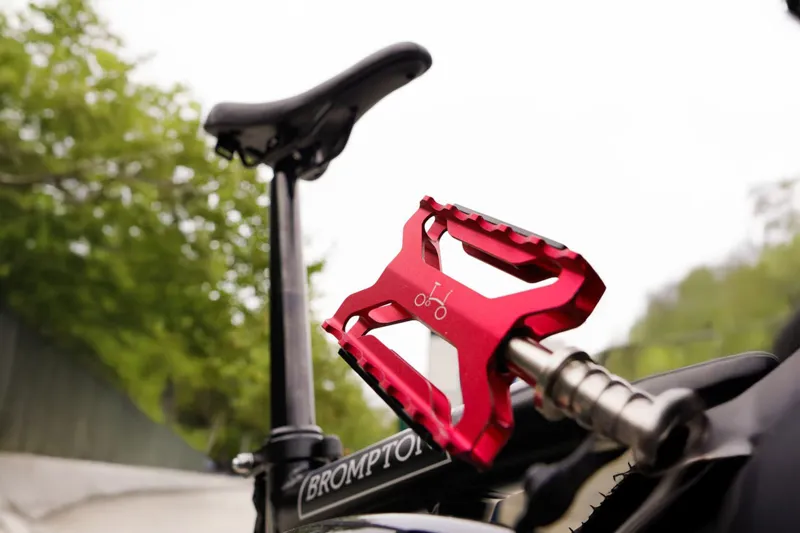 Brompton ColourLab Superlight Quick Release Pedals - Red-3