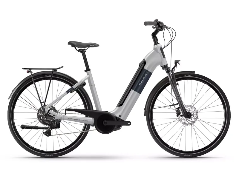 Raleigh Motus Low Step 2026 Electric Hybrid Bike - Sparkling White