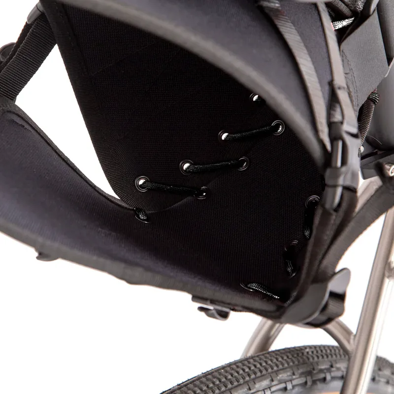 Restrap Saddle Bag - 8 Litres - Black-7