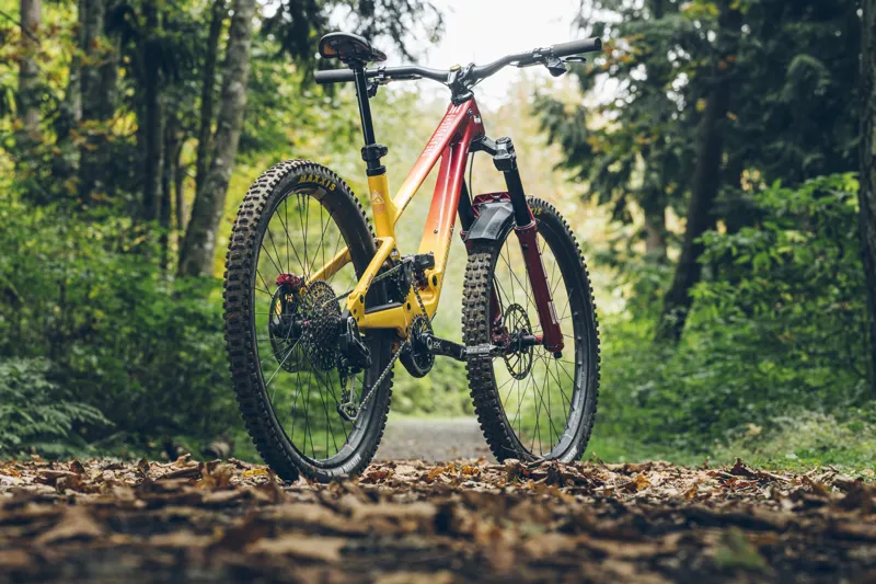 RockShox Reverb AXS Dropper Post Includes Battery And Charger-10