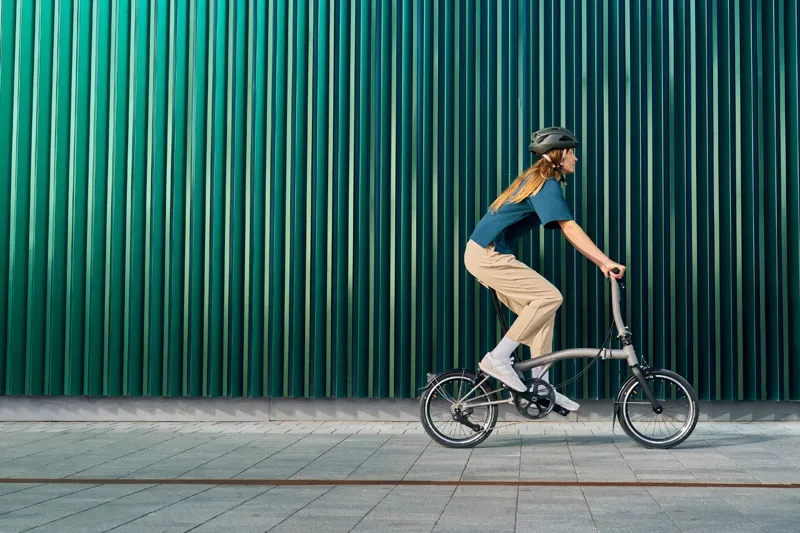 Brompton T Line 4 Speed Low Bar 2026 Folding Bike - Blasted Titanium-7