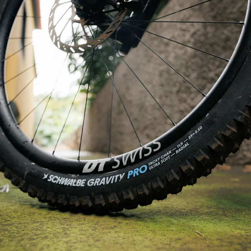 Schwalbe Tacky Chan Gravity Pro Radial Soft Folding TLR - 27.5 x 2.50-3