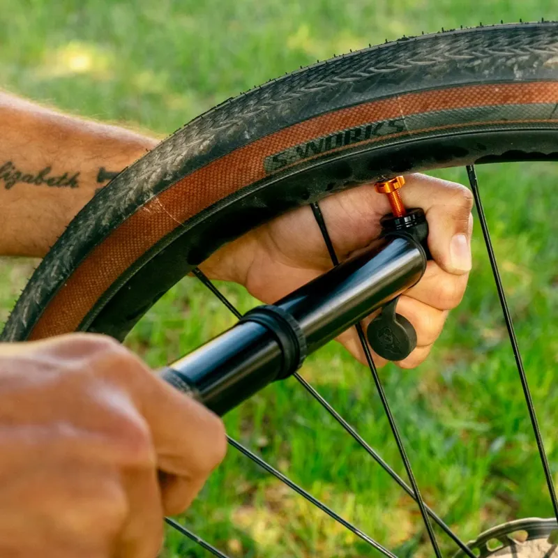 Wolf Tooth EnCase System 85cc 70psi Mini Pump-7