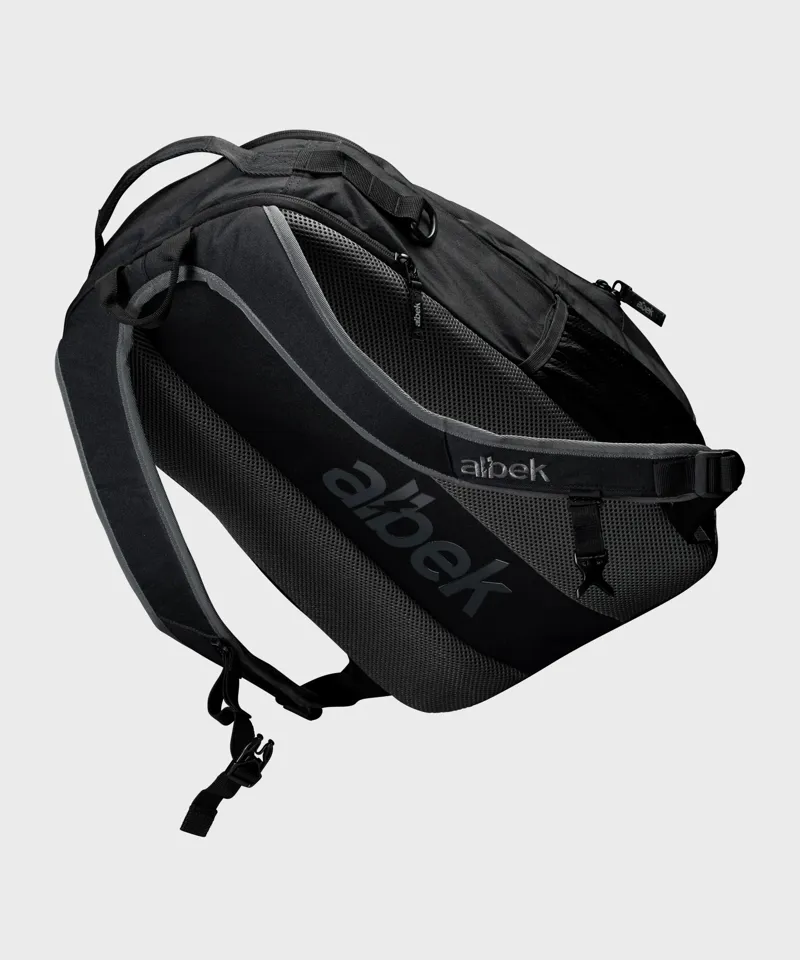 Albek Whitebridge Backpack - Covert Black-1