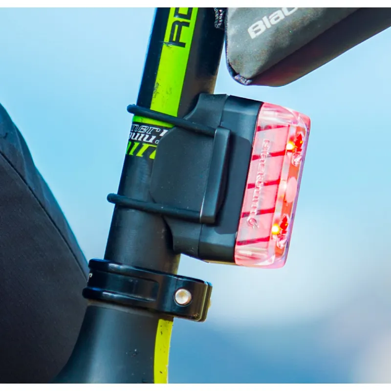 Blackburn Dayblazer 125 Lumen Rear Light-8