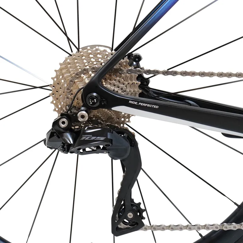 Basso Astra 105 Di2 Cosmic 2024 Carbon Road Bike - Chameleon-7