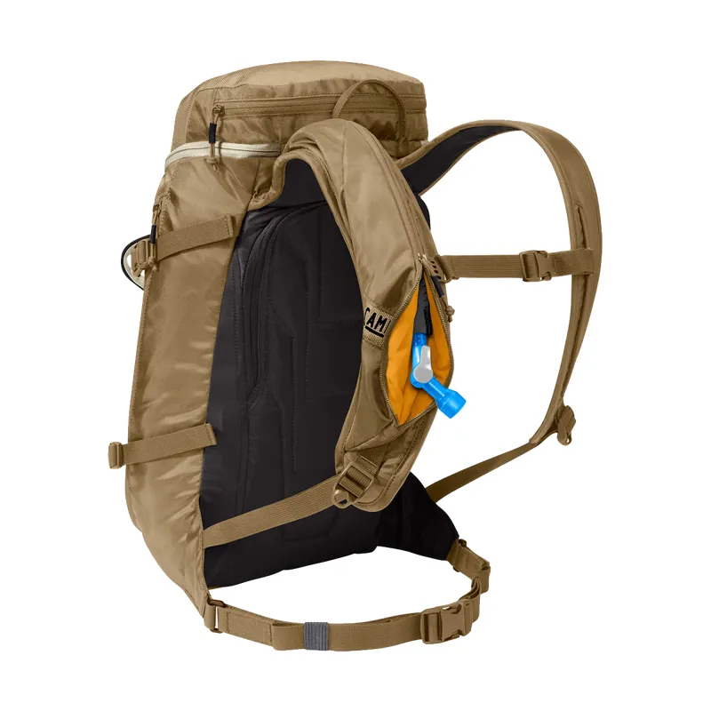 Camelbak Snoblast Winter Hydration Pack - Kelp/Almond Milk - 2L/70oz-1