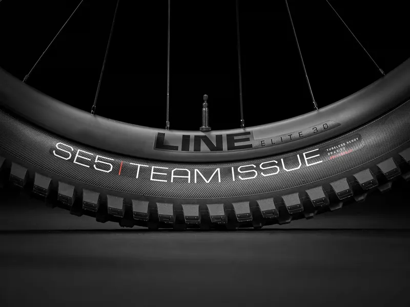 Trek Fuel EX 9.8 XT Gen 6 2025 Carbon Full Suspension MTB - Lava-9