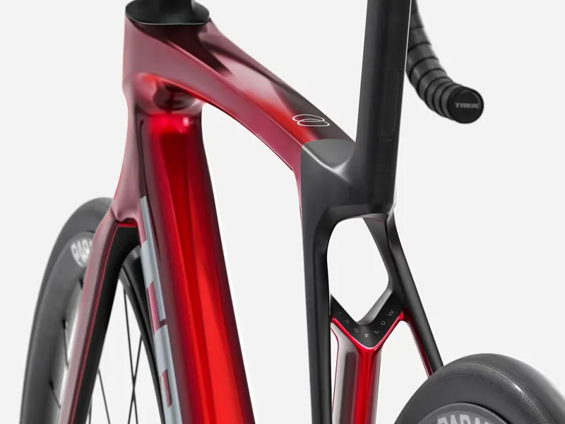 Trek Madone SL 5 2026 Carbon Aero Road Bike - Fury Red/Smoke-3