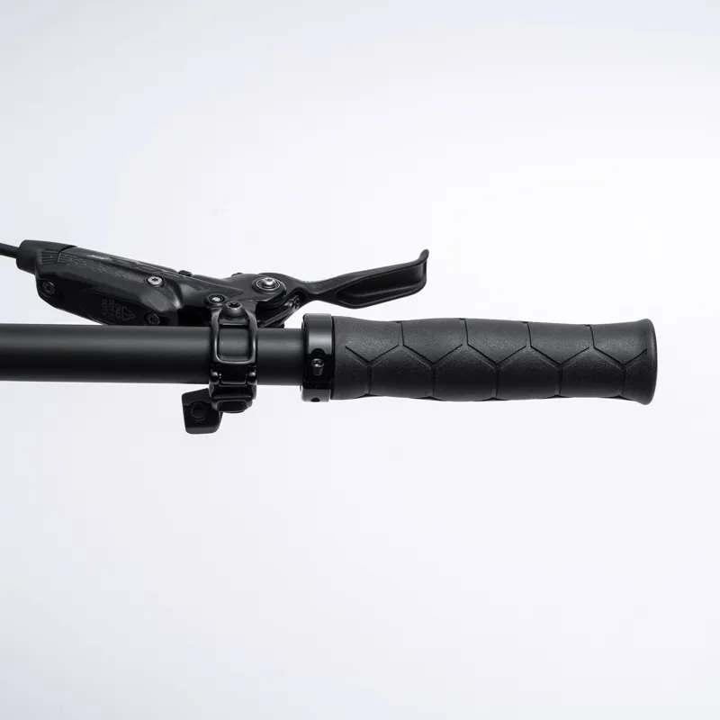 Fabric Semi Ergo Silicone FHG-03 MTB Grips - Black-2