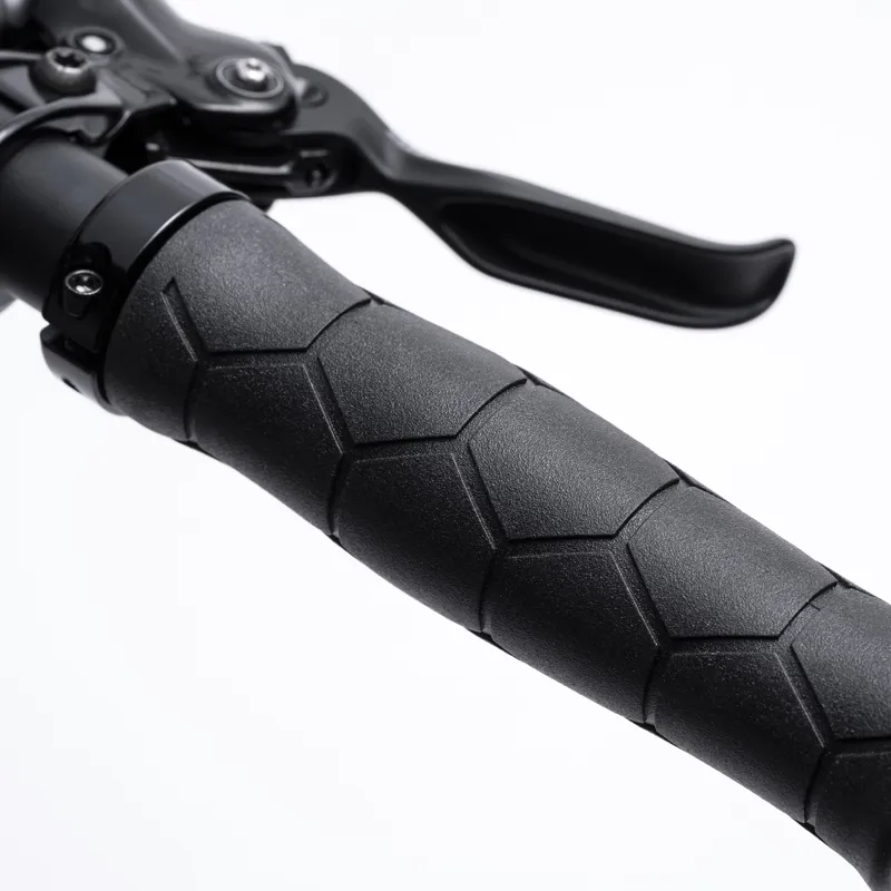 Fabric Semi Ergo Silicone FHG-03 MTB Grips - Black-3