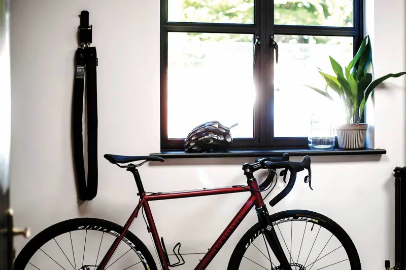 HipLok HOMIE Stay At Home Chain Lock Gold Sold Secure - 10mm x 150cm-5