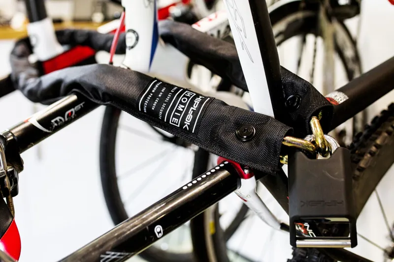 HipLok HOMIE Stay At Home Chain Lock Gold Sold Secure - 10mm x 150cm-2