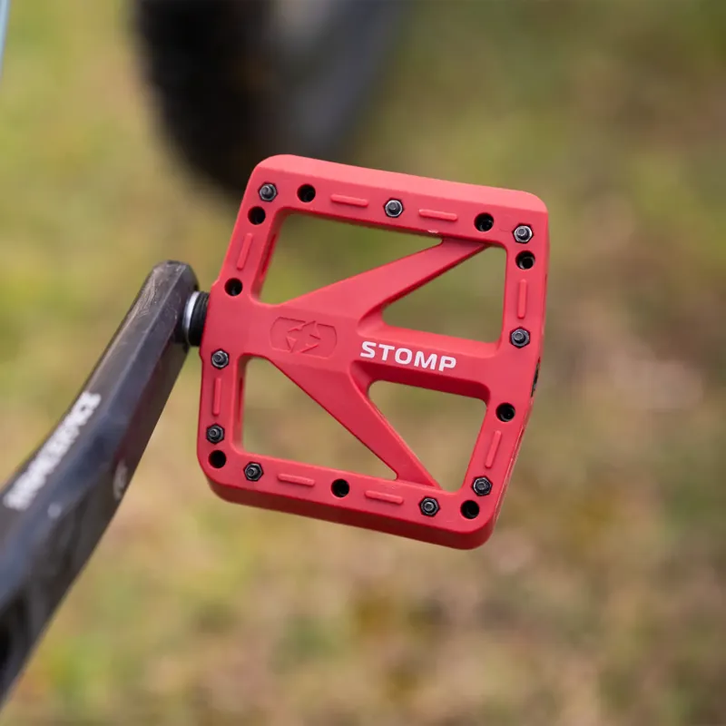 Oxford Stomp Nylon Flat MTB Pedals - Red-1