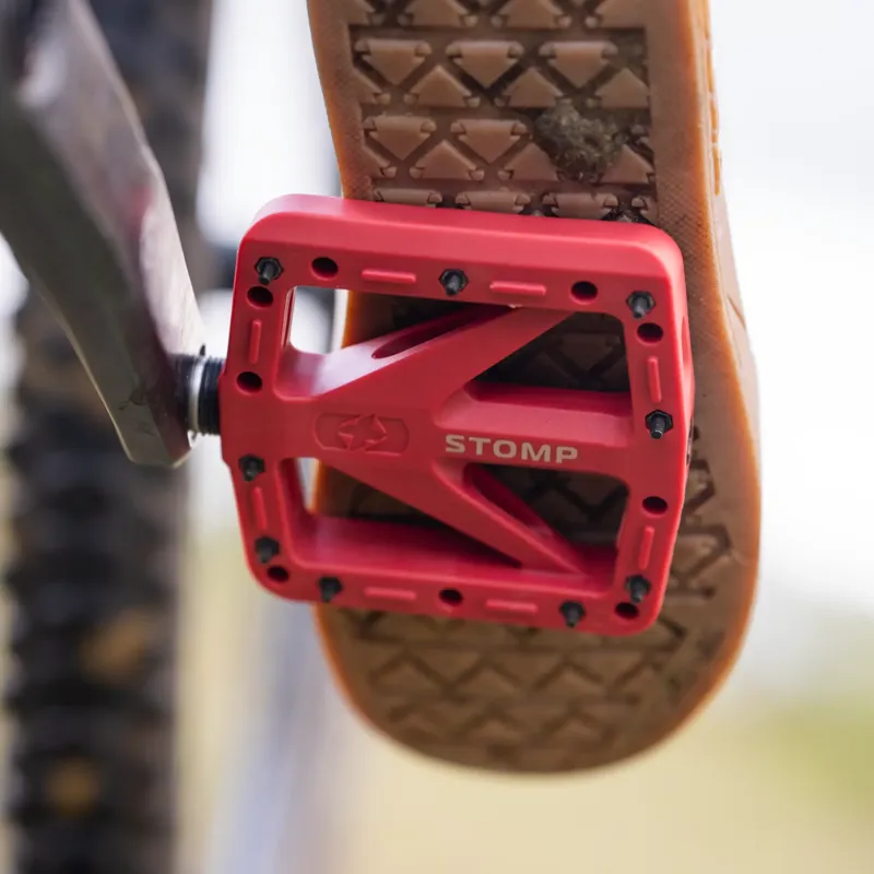 Oxford Stomp Nylon Flat MTB Pedals - Red-2