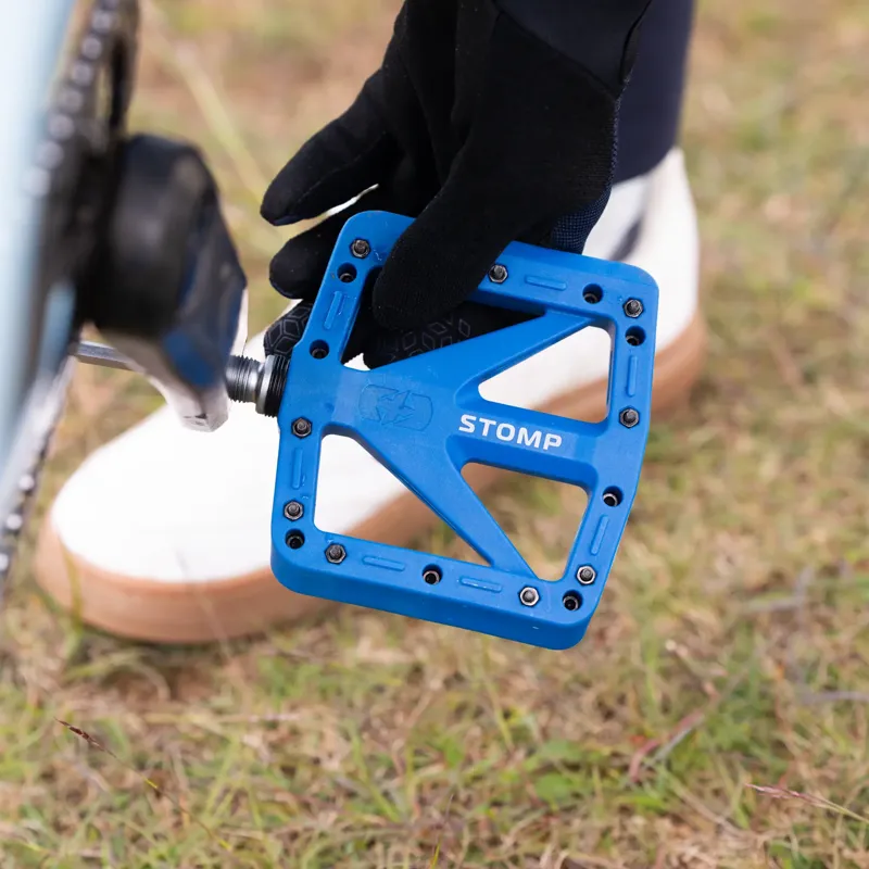 Oxford Stomp Nylon Flat MTB Pedals - Blue-3