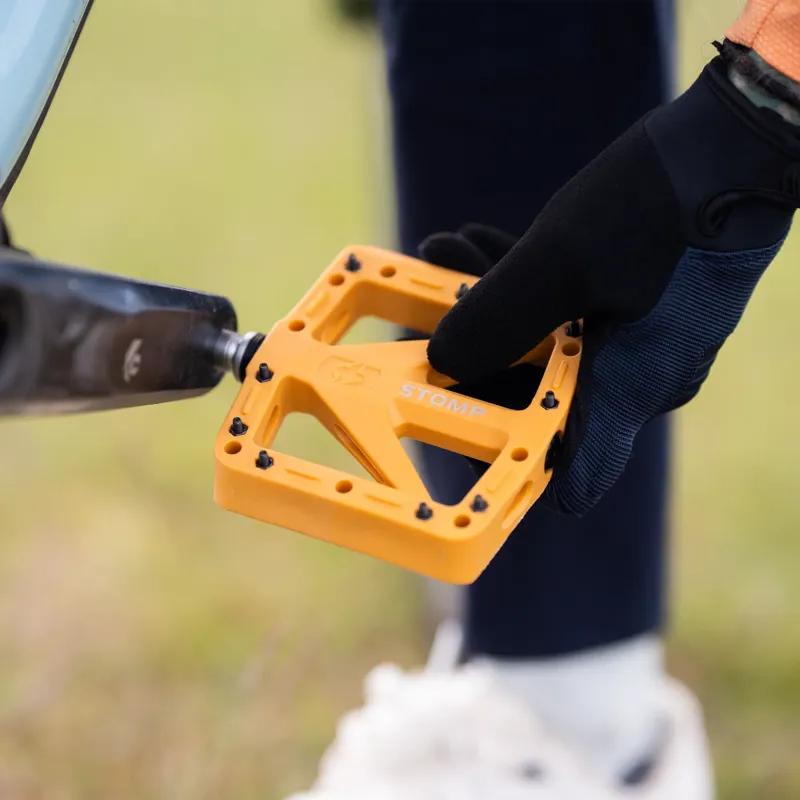 Oxford Stomp Nylon Flat MTB Pedals - Yellow-2