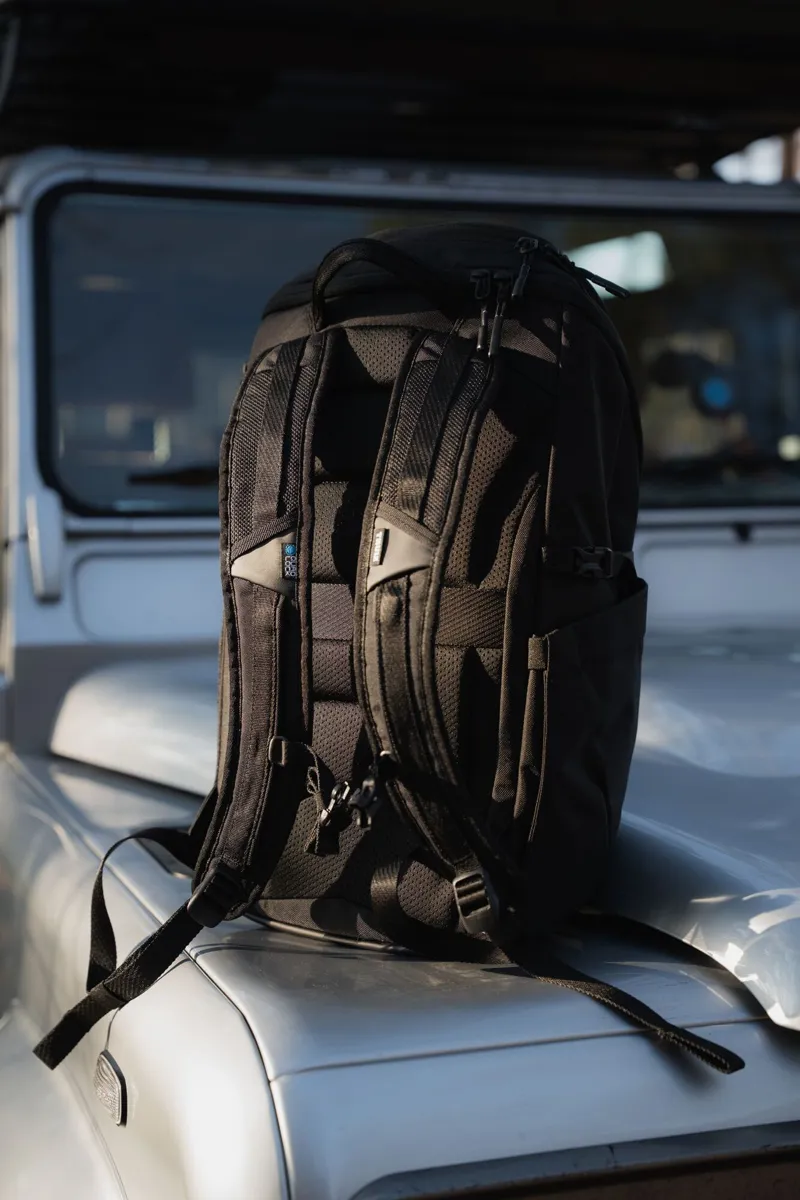 Quad Lock Traverse Backpack - 26 Litre - Black-2