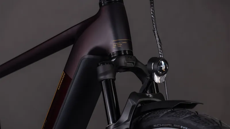 Cube Kathmandu Hybrid Comfort SLX 800wh 2026 Electric Hybrid Bike - Solareclipse/Gold-6