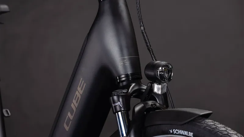 Cube Supreme Hybrid Comfort PRO 600wh 2026 Electric Hybrid Bike - Grey/Chrome-6