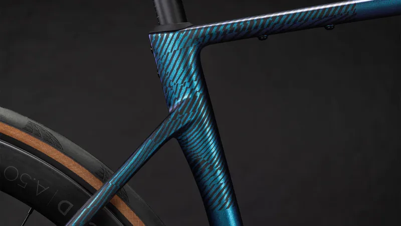 Cube Attain C:62 SLT 2026 Endurance Road Bike - Shiftmint/White-4