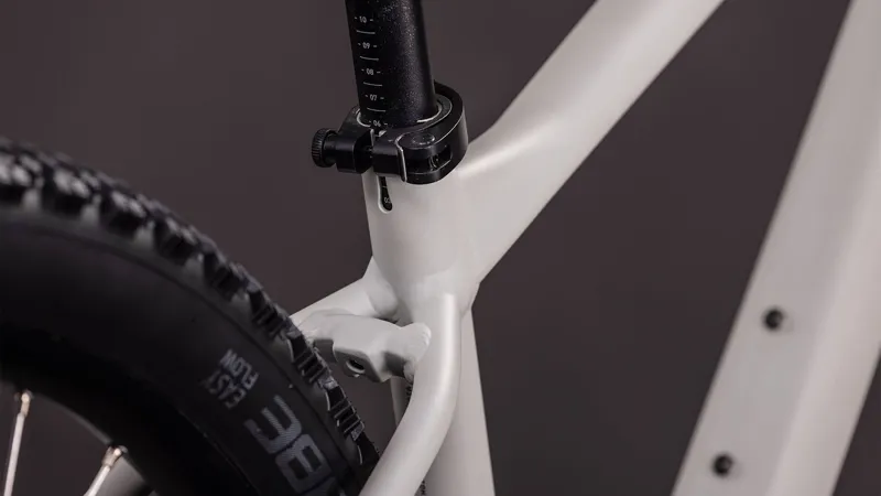 Cube Aim Pro 27.5/29er 2026 Hardtail Mountain Bike - Greige/Titan-3