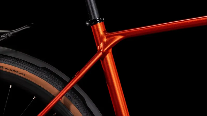 Cube Nulane Pro FE 2025 Flat Bar Gravel Bike - Fire Orange/Black-2