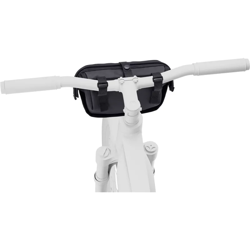 Thule Chasm Handlebar Bag - 2 Litre - Black-6