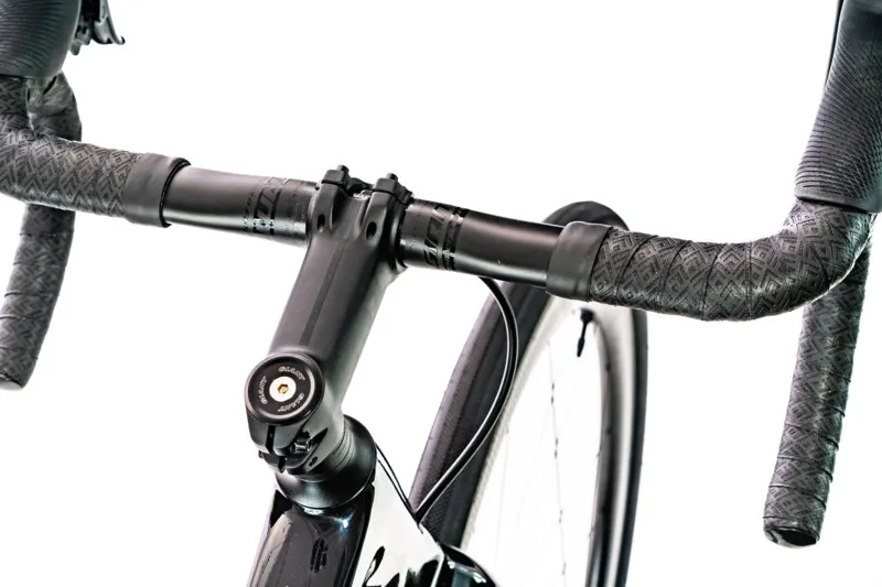 Giant Revolt Advanced Pro 2020 Gravel Road Bike - Gloss Black/Chrome-4