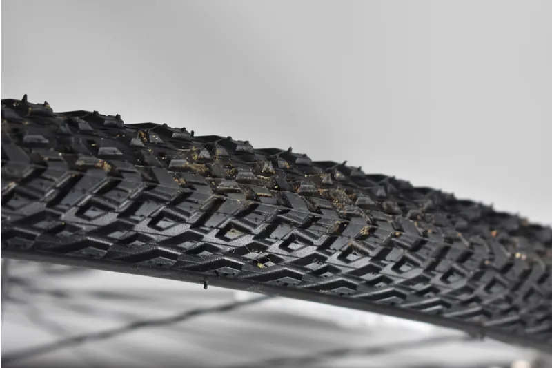 giant crosscut 700x42c