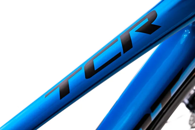 Giant TCR Advanced Pro 2 Disc 2020 Road Bike - Gloss Metallic Blue-4