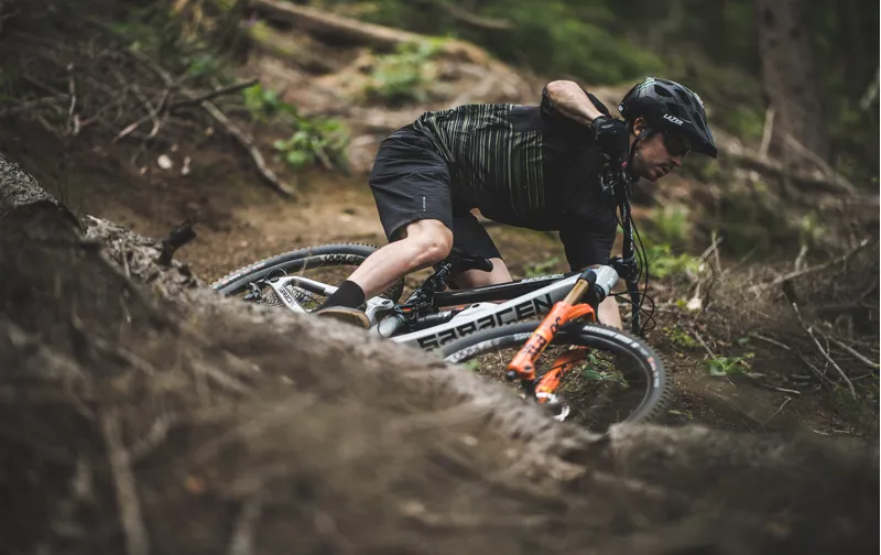 Saracen Ariel LT 27.5 2019 Full Suspension Mountain Bike - White/Black-6