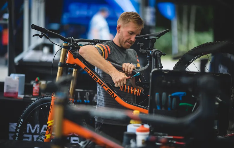 Saracen Myst Team Factory 29er 2019 Downhill Mountain Bike - Orange-10